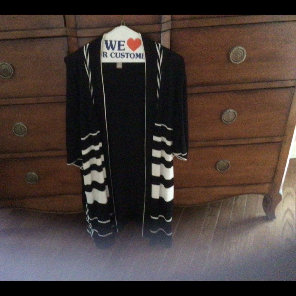 Chico’s short sleeve sweater size 3